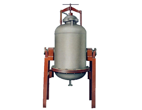 <b>IG-1.5,1.0型列管式過(guò)濾器可廣泛用于醫藥、食品、化工、輕工等行業(yè)的液-固相精過(guò)濾。它可用于壓濾，抽濾，壓濾加抽濾。本產(chǎn)品的濾材可根據要求采用帆布，滌綸絨布，濾紙、紙漿、</b>